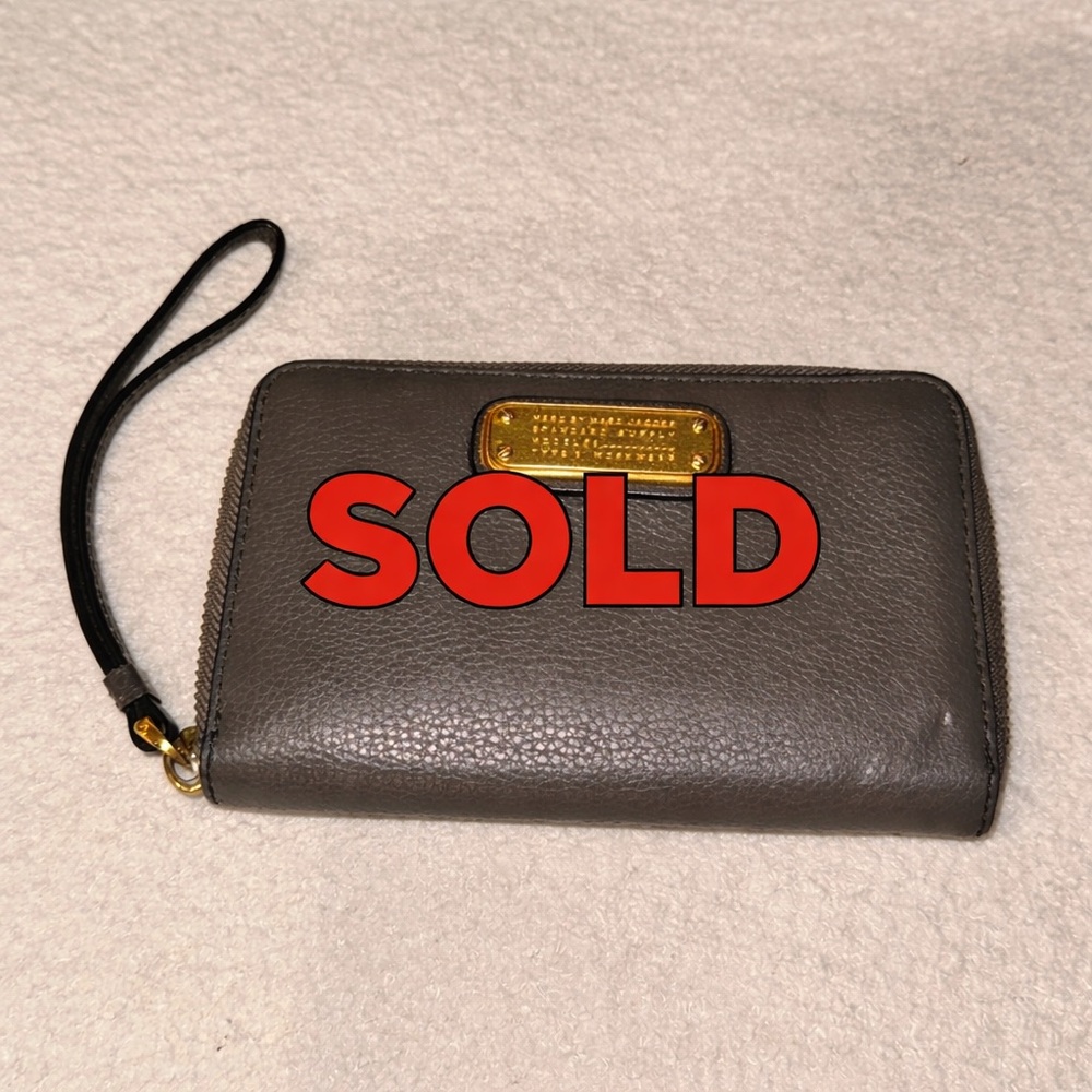Marc by Marc Jacobs Gray Pebbled Leather Zip Around Wristlet Wallet